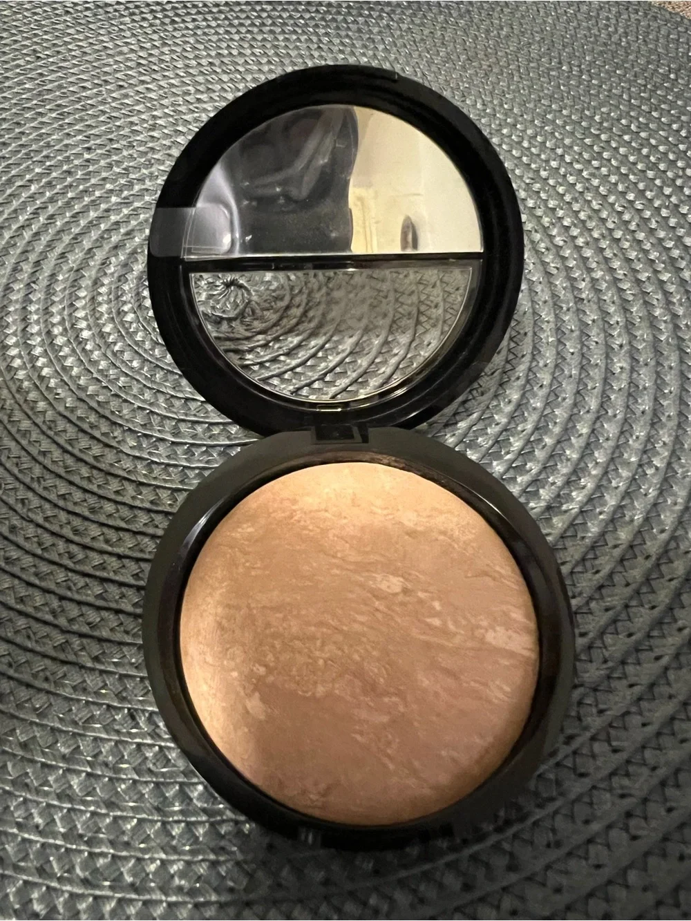 Laura Geller  Baked Balance-N-Brighten Color Correcting Foundation - Fair